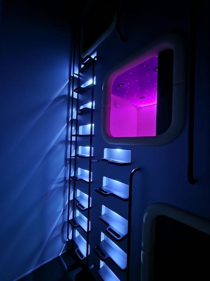 Capsule Hotel Constellation 91 Львов Экстерьер фото