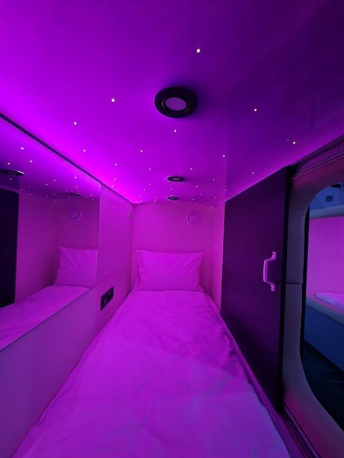 Capsule Hotel Constellation 91 Львов Экстерьер фото