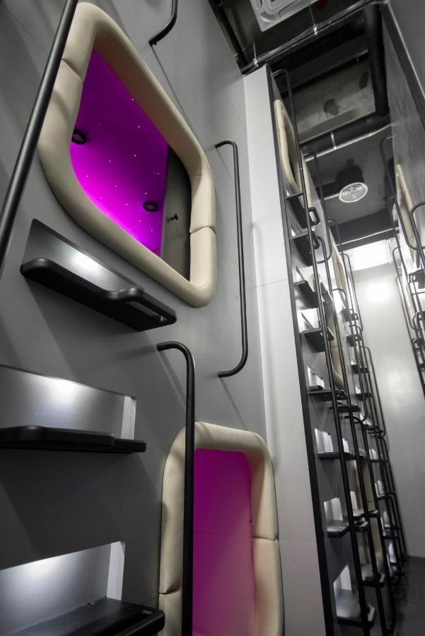 Capsule Hotel Constellation 91 Львов Экстерьер фото