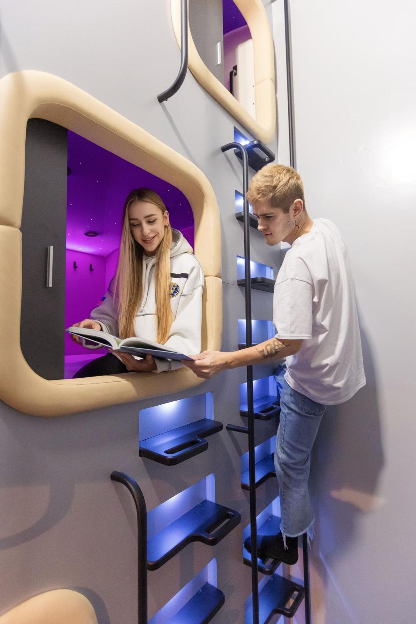 Capsule Hotel Constellation 91 Львов Экстерьер фото