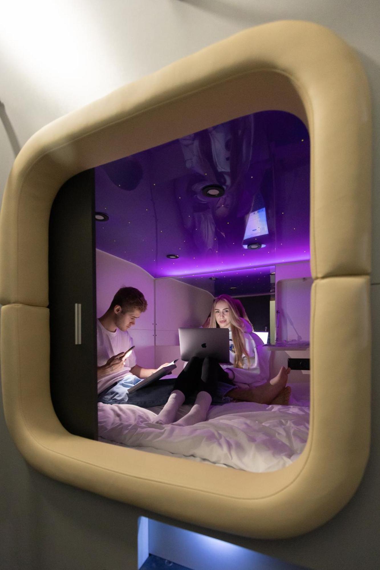 Capsule Hotel Constellation 91 Львов Экстерьер фото