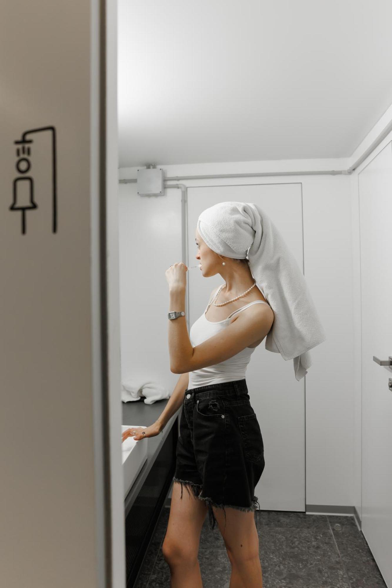 Capsule Hotel Constellation 91 Львов Экстерьер фото