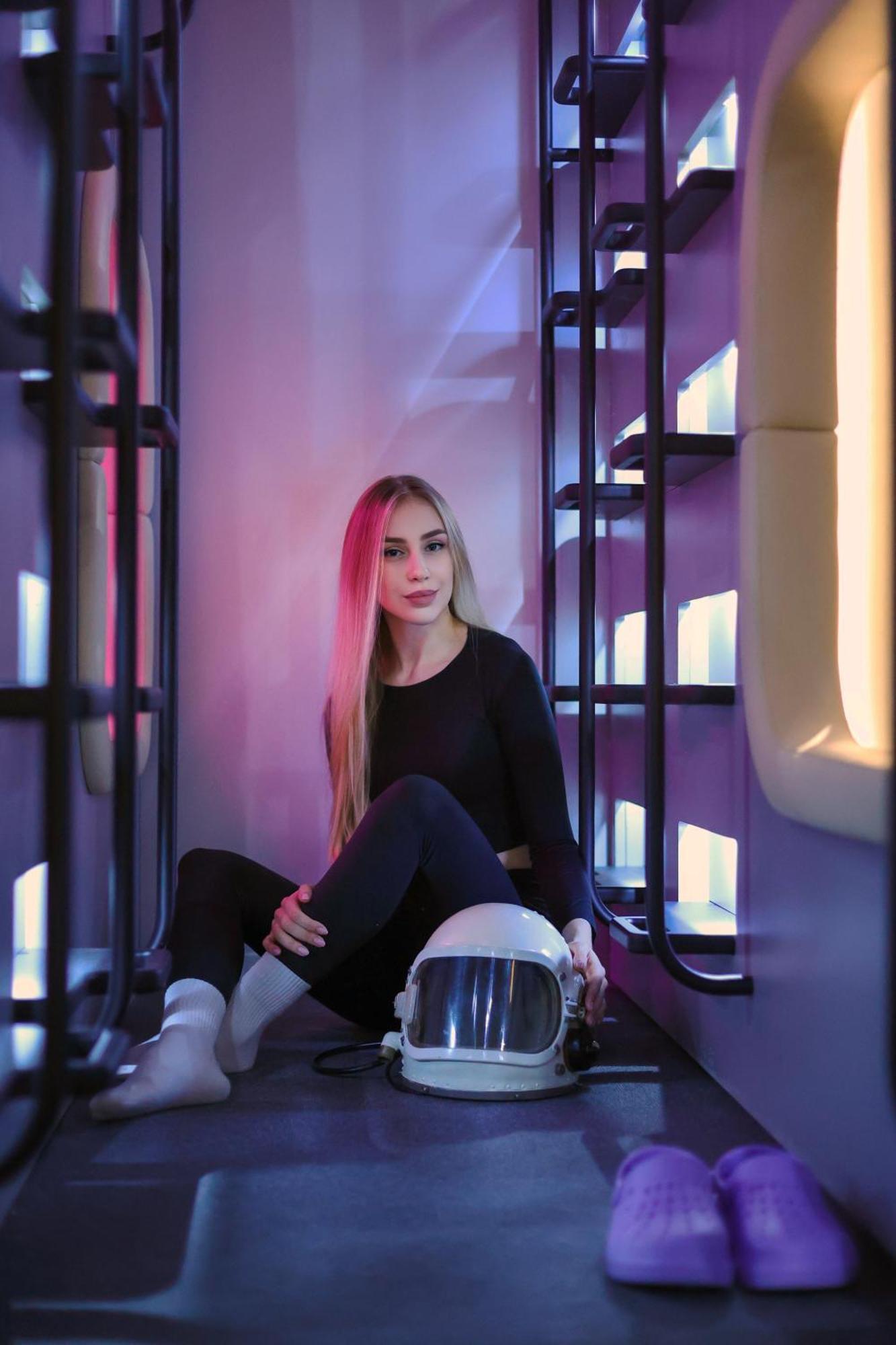 Capsule Hotel Constellation 91 Львов Экстерьер фото